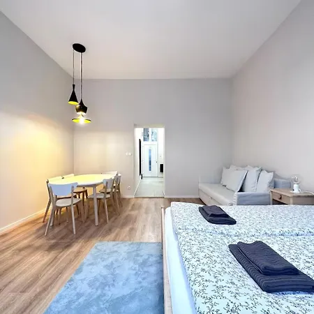 Center Bohemian Design Home With 6Ppl Ac Wifi Budapest Exterior photo