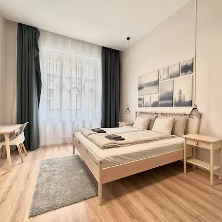 Center Bohemian Design Home With 6Ppl Ac Wifi Budapest Exterior photo